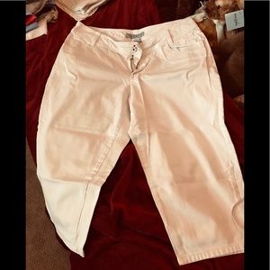 Women’s White capris Denim size xl